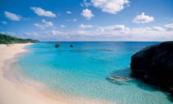 A beautiful Bermudian beach scene