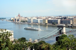 Szechenyi Chain Bridge photo