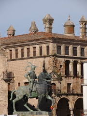 Photo of the statue of Francisco Pizarro in Trujillo